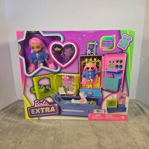 Barbie Extra Minis Doll and Playset with Exclusive Mini Doll Pets HDY91 New